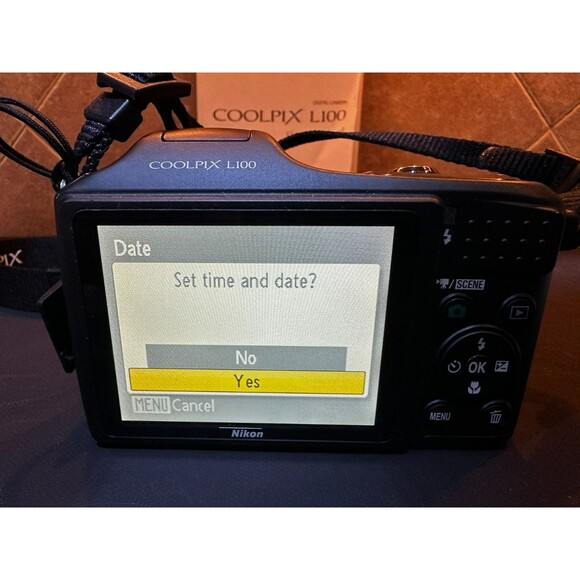 Nikon Coolpix L100 Digital Camera Body and Lens Only (Tested) - Picture 4 of 4